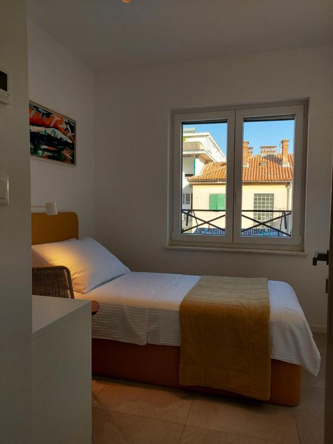 Ferienwohnung 1/2 An Island Zadar Exterior foto